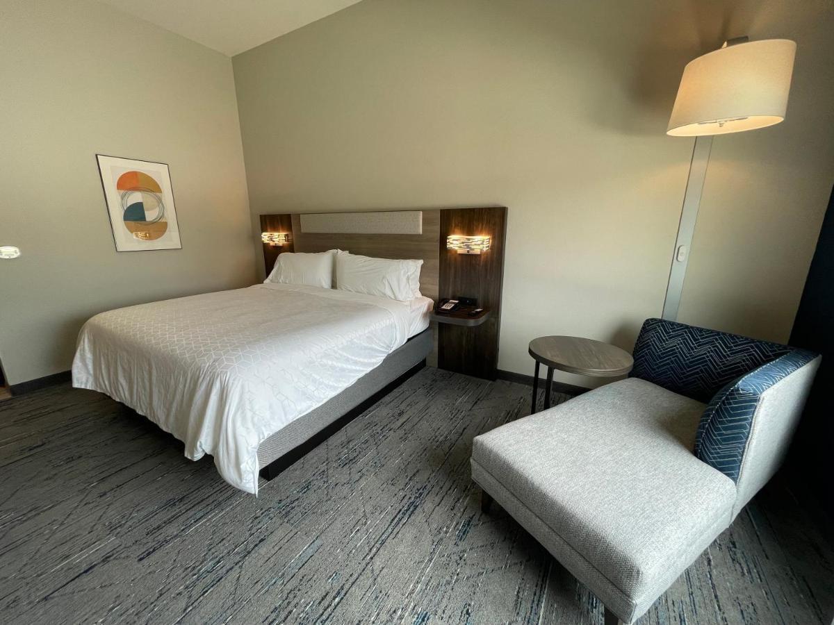 Holiday Inn Express & Suites - Ft. Smith - Airport By Ihg Fort Smith Exterior photo